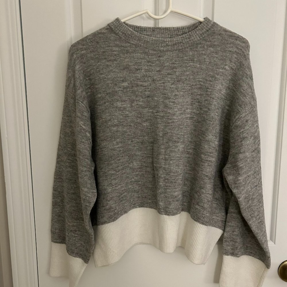 H&M Sweater - Small